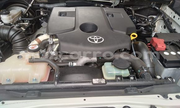 Buy Used Toyota Hiluxe Revo White Car in Maputo in Maputo Buy Used Toyota Hiluxe Revo White Car in Maputo in Maputo