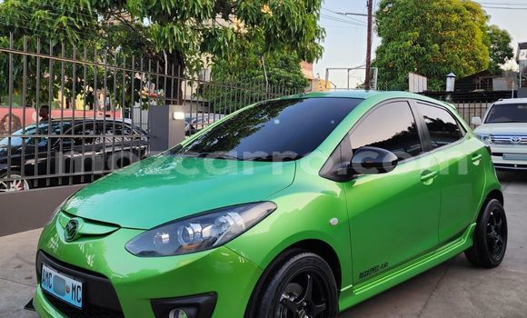 Comprar Usado Mazda Demio Verde Carro em Maputo em Maputo Comprar Usado Mazda Demio Verde Carro em Maputo em Maputo