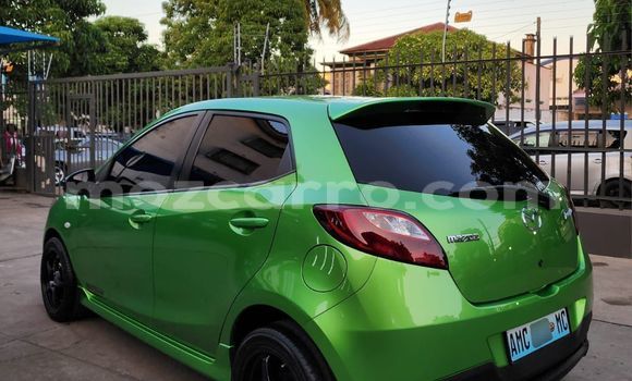 Comprar Usado Mazda Demio Verde Carro em Maputo em Maputo Comprar Usado Mazda Demio Verde Carro em Maputo em Maputo