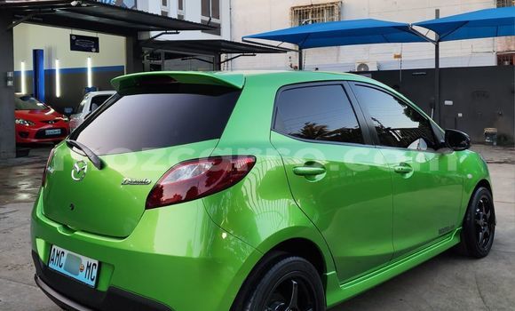 Comprar Usado Mazda Demio Verde Carro em Maputo em Maputo Comprar Usado Mazda Demio Verde Carro em Maputo em Maputo