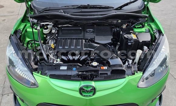 Comprar Usado Mazda Demio Verde Carro em Maputo em Maputo Comprar Usado Mazda Demio Verde Carro em Maputo em Maputo