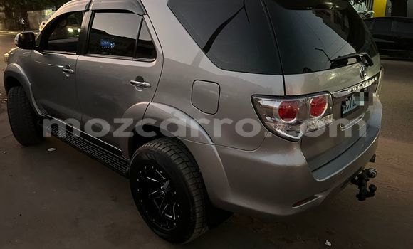 Nunua Ilio tumika Toyota Fortuner Brown Gari ndani ya Maputo nchini Maputo Nunua Ilio tumika Toyota Fortuner Brown Gari ndani ya Maputo nchini Maputo