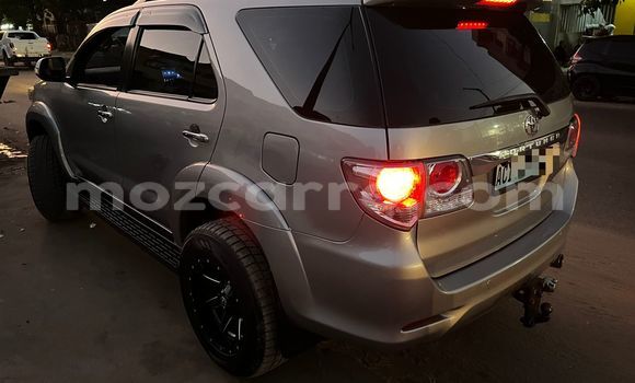 Nunua Ilio tumika Toyota Fortuner Brown Gari ndani ya Maputo nchini Maputo Nunua Ilio tumika Toyota Fortuner Brown Gari ndani ya Maputo nchini Maputo
