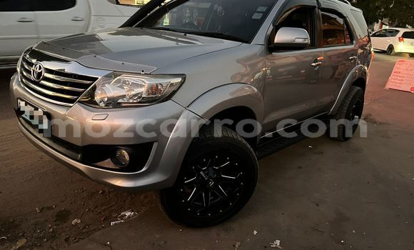 Nunua Ilio tumika Toyota Fortuner Brown Gari ndani ya Maputo nchini Maputo Nunua Ilio tumika Toyota Fortuner Brown Gari ndani ya Maputo nchini Maputo