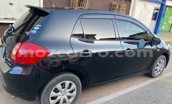 Comprar Usado Toyota Auris Preto Carro em Maputo em Maputo