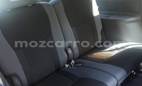 Nunua Ilio tumika Toyota RAV4 Nyeupe Gari ndani ya Maputo nchini Maputo
