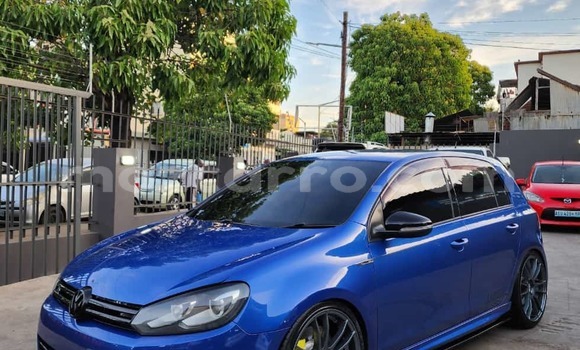 Comprar Usado Volkswagen Golf R Azul Carro em Maputo em Maputo