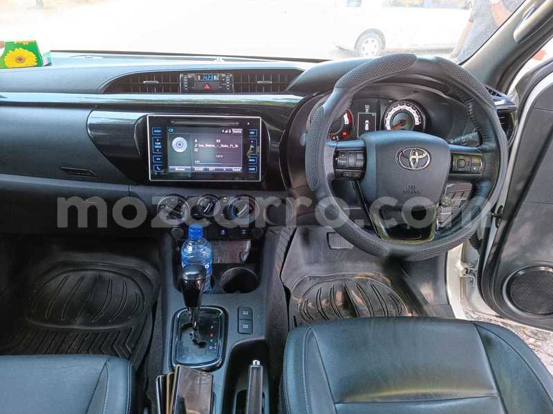 Big with watermark toyota hilux tete marara 14275