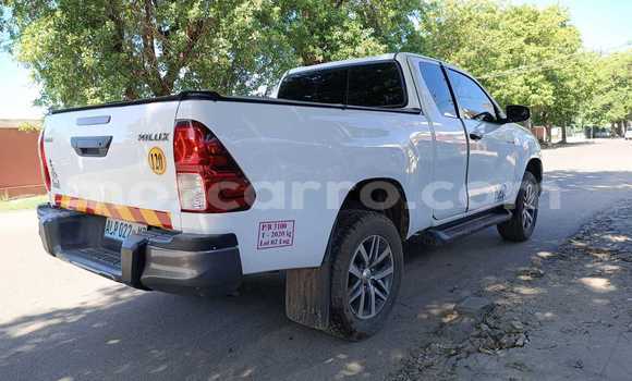 Nunua Ilio tumika Toyota Hilux Nyeupe Gari ndani ya Marara nchini Tete Nunua Ilio tumika Toyota Hilux Nyeupe Gari ndani ya Marara nchini Tete