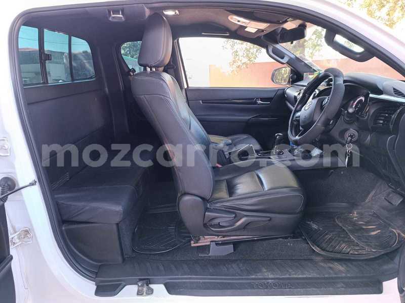 Big with watermark toyota hilux tete marara 14275