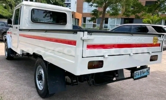 Nunua Ilio tumika Mahindra Bolero Nyeupe Gari ndani ya Maputo nchini Maputo Nunua Ilio tumika Mahindra Bolero Nyeupe Gari ndani ya Maputo nchini Maputo