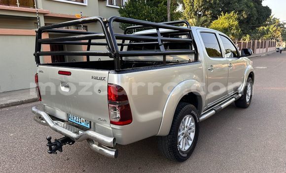 Tenga Tsaru Toyota Hilux Bhurawuni Mota in Maputo in Maputo Tenga Tsaru Toyota Hilux Bhurawuni Mota in Maputo in Maputo