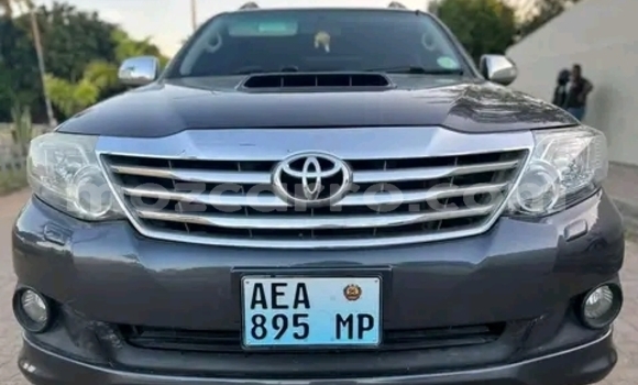 Nunua Ilio tumika Toyota Fortuner Nyingine Gari ndani ya Maputo nchini Maputo Nunua Ilio tumika Toyota Fortuner Nyingine Gari ndani ya Maputo nchini Maputo