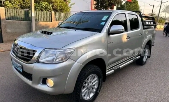 Nunua Ilio tumika Toyota Hilux Nyingine Gari ndani ya Maputo nchini Maputo