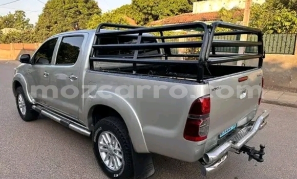 Nunua Ilio tumika Toyota Hilux Nyingine Gari ndani ya Maputo nchini Maputo Nunua Ilio tumika Toyota Hilux Nyingine Gari ndani ya Maputo nchini Maputo