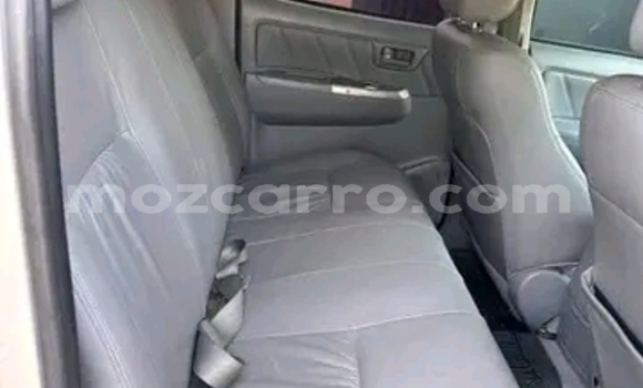Nunua Ilio tumika Toyota Hilux Nyingine Gari ndani ya Maputo nchini Maputo Nunua Ilio tumika Toyota Hilux Nyingine Gari ndani ya Maputo nchini Maputo