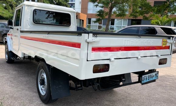 Buy Used Mahindra Bolero White Car in Maputo in Maputo Buy Used Mahindra Bolero White Car in Maputo in Maputo