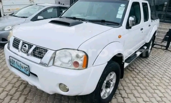 Nunua Ilio tumika Nissan Hardbody Nyeupe Gari ndani ya Maputo nchini Maputo Nunua Ilio tumika Nissan Hardbody Nyeupe Gari ndani ya Maputo nchini Maputo