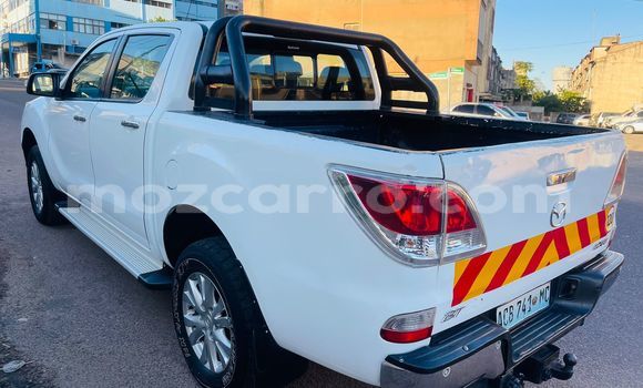 Nunua Ilio tumika Mazda BT-50 Nyeupe Gari ndani ya Maputo nchini Maputo Nunua Ilio tumika Mazda BT-50 Nyeupe Gari ndani ya Maputo nchini Maputo