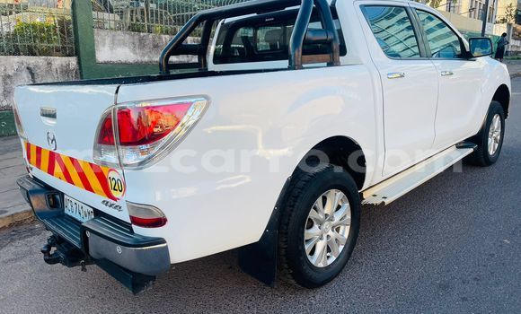 Nunua Ilio tumika Mazda BT-50 Nyeupe Gari ndani ya Maputo nchini Maputo Nunua Ilio tumika Mazda BT-50 Nyeupe Gari ndani ya Maputo nchini Maputo