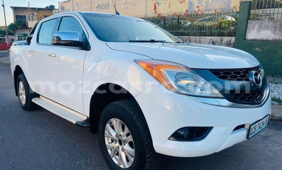 Nunua Ilio tumika Mazda BT-50 Nyeupe Gari ndani ya Maputo nchini Maputo Nunua Ilio tumika Mazda BT-50 Nyeupe Gari ndani ya Maputo nchini Maputo