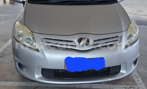 Nunua Ilio tumika Toyota Auris Fedha Gari ndani ya Maputo nchini Maputo