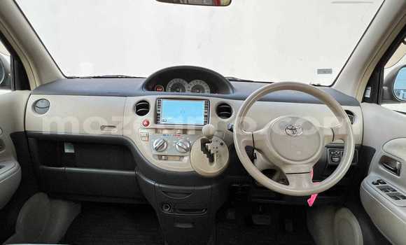 Buy Used Toyota Sienta Red Car in Maputo in Maputo Buy Used Toyota Sienta Red Car in Maputo in Maputo
