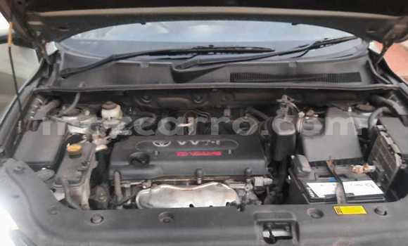 Nunua Ilio tumika Toyota RAV4 Bluu Gari ndani ya Maputo nchini Maputo Nunua Ilio tumika Toyota RAV4 Bluu Gari ndani ya Maputo nchini Maputo