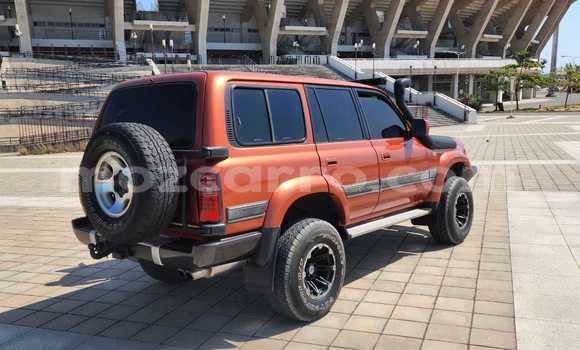 Nunua Ilio tumika Toyota Land Cruiser Nyekundu Gari ndani ya Maputo nchini Maputo Nunua Ilio tumika Toyota Land Cruiser Nyekundu Gari ndani ya Maputo nchini Maputo
