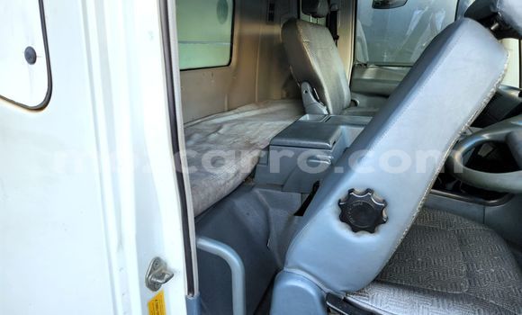Comprar Usado Mitsubishi L400 Branco Caminhão em Maputo em Maputo Comprar Usado Mitsubishi L400 Branco Caminhão em Maputo em Maputo