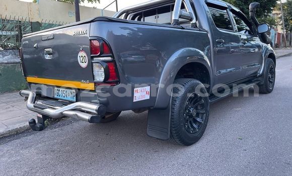 Nunua Ilio tumika Toyota Hilux Fedha Gari ndani ya Maputo nchini Maputo Nunua Ilio tumika Toyota Hilux Fedha Gari ndani ya Maputo nchini Maputo