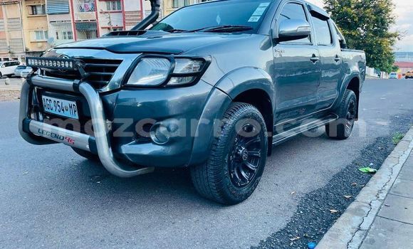 Nunua Ilio tumika Toyota Hilux Fedha Gari ndani ya Maputo nchini Maputo Nunua Ilio tumika Toyota Hilux Fedha Gari ndani ya Maputo nchini Maputo