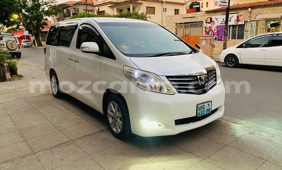 Nunua Ilio tumika Toyota Alphard Nyeupe Gari ndani ya Maputo nchini Maputo