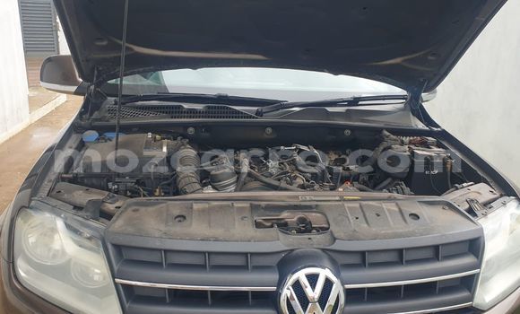 Nunua Ilio tumika Volkswagen Amarok Brown Gari ndani ya Maputo nchini Maputo