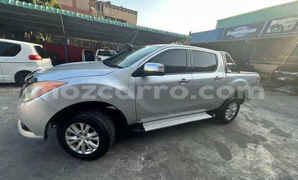 Comprar Usado Mazda BT-50 De outros Carro em Maputo em Maputo Comprar Usado Mazda BT-50 De outros Carro em Maputo em Maputo