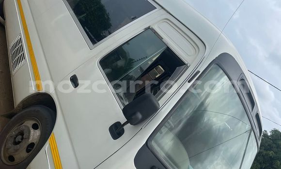 Nunua Ilio tumika Toyota Coaster Brown Gari ndani ya Maputo nchini Maputo