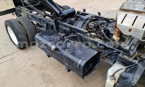 Comprar Usado Toyota Dyna Branco Caminhão em Maputo em Maputo Comprar Usado Toyota Dyna Branco Caminhão em Maputo em Maputo