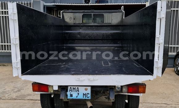 Comprar Usado Toyota Dyna Branco Caminhão em Maputo em Maputo Comprar Usado Toyota Dyna Branco Caminhão em Maputo em Maputo