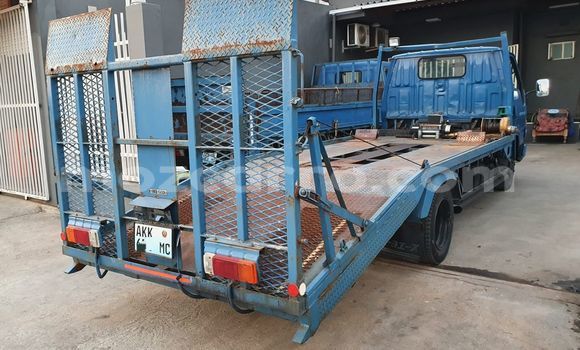 Buy Used Toyota HiAce Blue Truck in Maputo in Maputo Buy Used Toyota HiAce Blue Truck in Maputo in Maputo