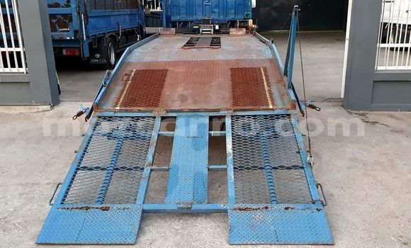 Buy Used Toyota HiAce Blue Truck in Maputo in Maputo Buy Used Toyota HiAce Blue Truck in Maputo in Maputo