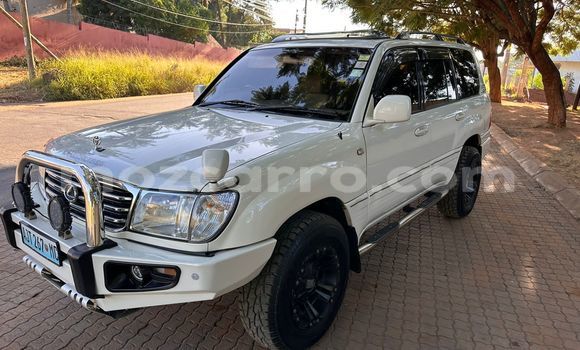 Buy Used Toyota Land Cruiser White Car in Maputo in Maputo Buy Used Toyota Land Cruiser White Car in Maputo in Maputo