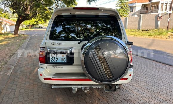 Buy Used Toyota Land Cruiser White Car in Maputo in Maputo Buy Used Toyota Land Cruiser White Car in Maputo in Maputo