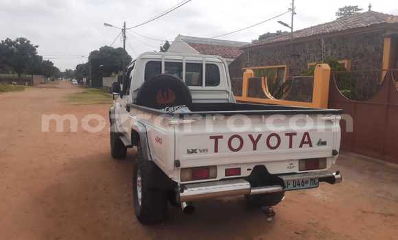 Nunua Ilio tumika Toyota Land Cruiser Nyeupe Gari ndani ya Maputo nchini Maputo Nunua Ilio tumika Toyota Land Cruiser Nyeupe Gari ndani ya Maputo nchini Maputo
