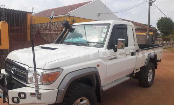 Nunua Ilio tumika Toyota Land Cruiser Nyeupe Gari ndani ya Maputo nchini Maputo Nunua Ilio tumika Toyota Land Cruiser Nyeupe Gari ndani ya Maputo nchini Maputo