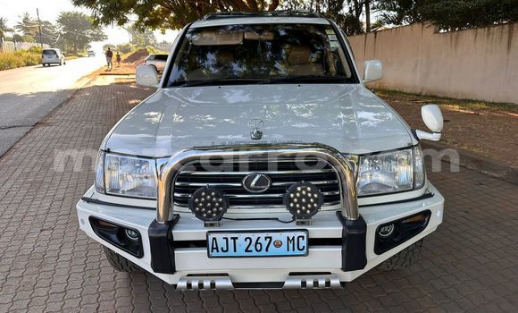 Buy Used Toyota Land Cruiser Prado White Car in Maputo in Maputo Buy Used Toyota Land Cruiser Prado White Car in Maputo in Maputo