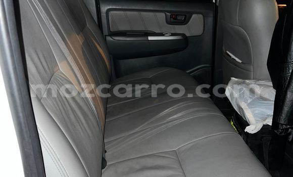 Comprar Usado Toyota Hilux Branco Carro em Maputo em Maputo Comprar Usado Toyota Hilux Branco Carro em Maputo em Maputo