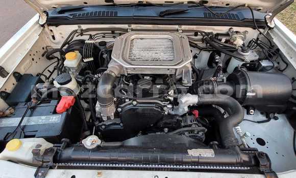 Comprar Usado Nissan Hardbody Branco Carro em Maputo em Maputo Comprar Usado Nissan Hardbody Branco Carro em Maputo em Maputo