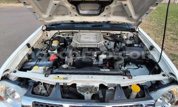Comprar Usado Nissan Hardbody Branco Carro em Maputo em Maputo Comprar Usado Nissan Hardbody Branco Carro em Maputo em Maputo