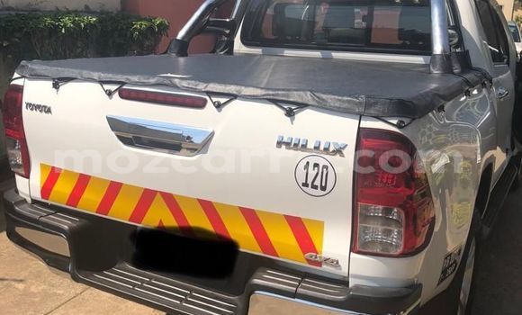 Comprar Usado Toyota Hiluxe Revo Branco Carro em Maputo em Maputo Comprar Usado Toyota Hiluxe Revo Branco Carro em Maputo em Maputo