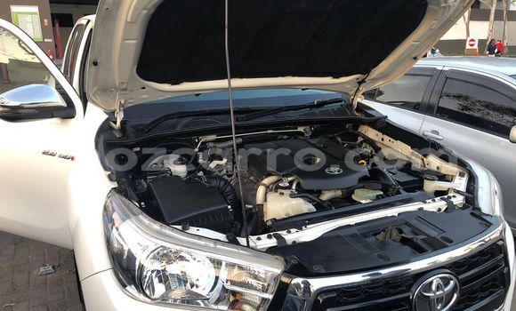 Comprar Usado Toyota Hiluxe Revo Branco Carro em Maputo em Maputo Comprar Usado Toyota Hiluxe Revo Branco Carro em Maputo em Maputo